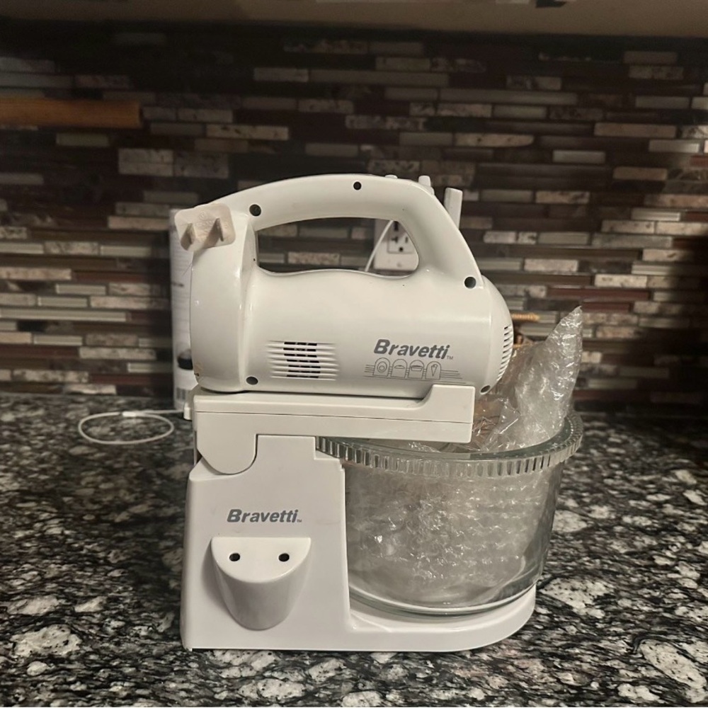 White Hand Mixer with Glass Bowl
